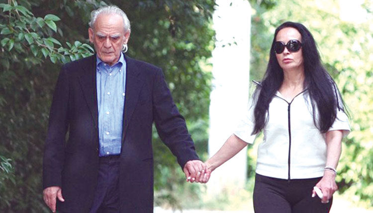 Με τη σύζυγό του Βίκυ Σταμάτη 