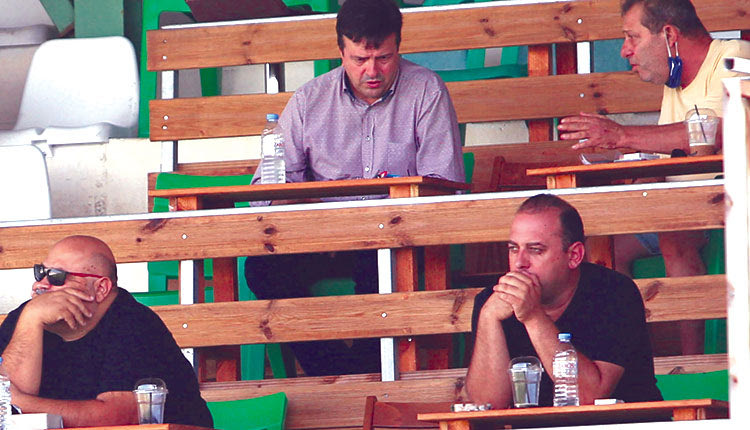 Συριγωνάκης κερκίδες επιστροφή στα γήπεδα