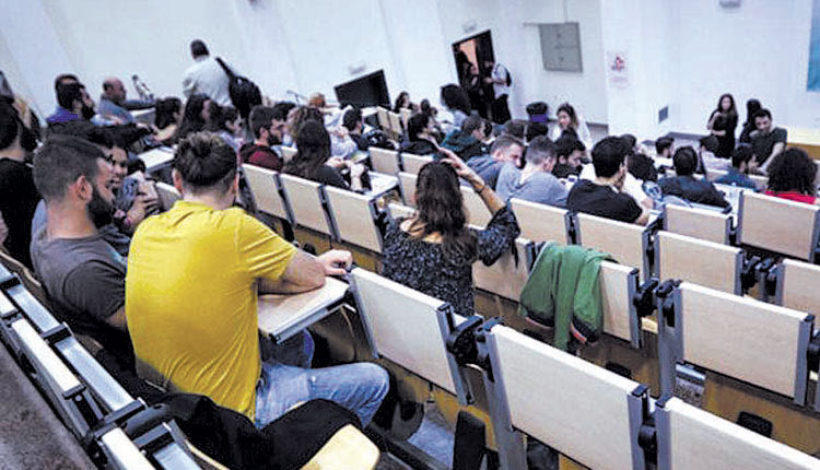 Οργίλες αντιδράσεις αναφορικά με την ελάχιστη βάση εισαγωγής και τις χιλιάδες κενές θέσεις στα Πανεπιστήμια
