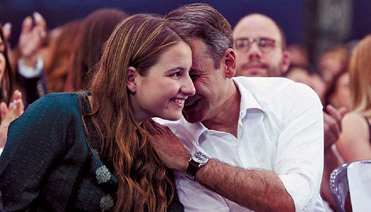 Δάφνη Μητσοτάκη με τον πατέρα της