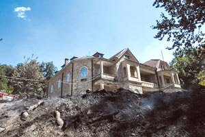 κτήρια του κτήματος στο Τατόι υπέστησαν ζημιές από τη φωτιά στην Αττική