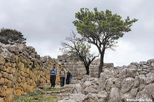 Μια γυναικεία φωνή στον αρχαιολογικό χώρο της Λατούς της Ετέρας