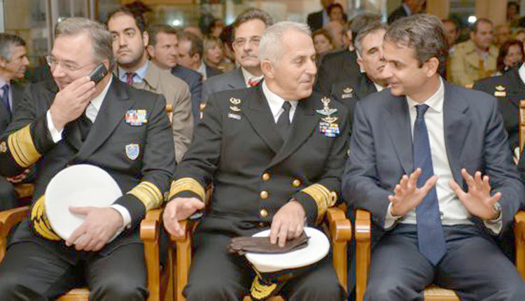 Σε φιάσκο εξελίχθηκε ο ανασχηματισμός λόγω Αποστολάκη