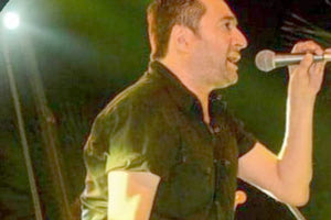 Έφυγε από τη ζωή ο μουσικός και τραγουδιστής Νίκος Μαϊντάς