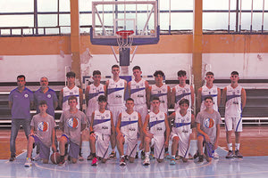 H ομάδα μπάσκετ του «Ηράκλειο» που συμμετέχει στα τελικά