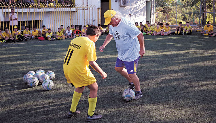  Έπαιξε με τους μικρούς του Εργοτέλη ο Χατζηπαναγής