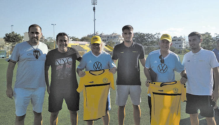  Η ΠΑΕ Εργοτέλης βράβευσε τον παλαίμαχο άσο