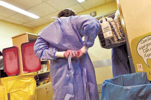 Σε αναστολή εργασίας πάνω από 400 εργαζόμενοι στα νοσοκομεία της Κρήτης