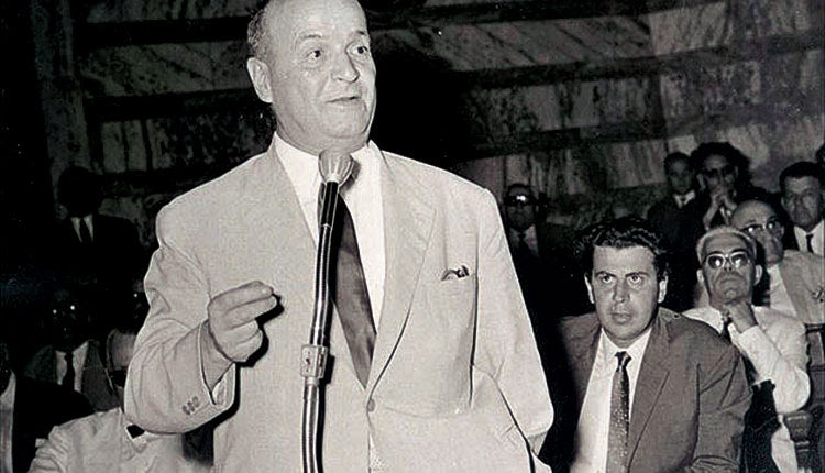 Μίκης Θεοδωράκης