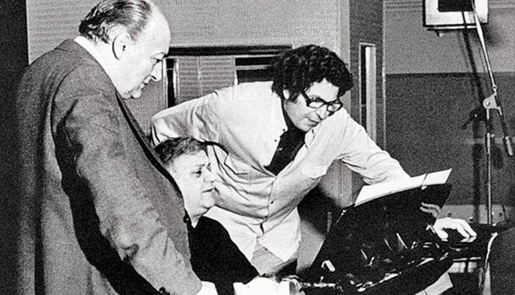 Μίκης Θεοδωράκης