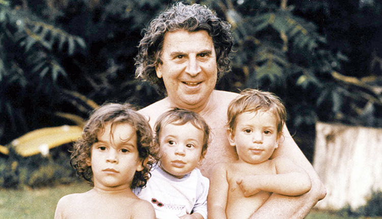 μικης θεοδωρακης παππους