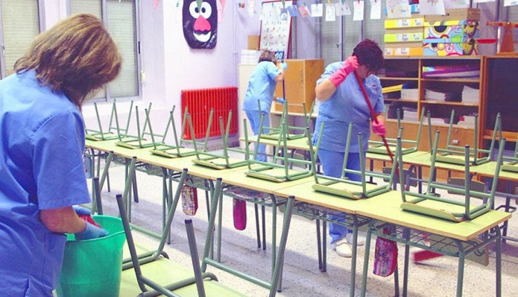 Αγώνας δρόμου για τον καθαρισμό των σχολείων