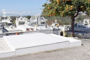 Πλάι στον αδερφό του η ταφή του μουσικοσυνθέτη