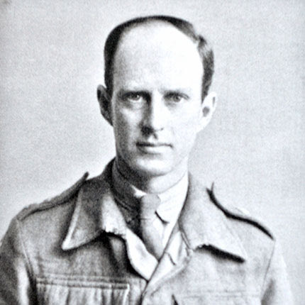 Ο Βρετανός αξιωματικός Σύνδεσμος Άλεξ Ρέντελ ή Αλέξης, όπως τον ονόμασαν οι Κρητικοί με πρωταγωνιστικό ρόλο στο  «Παγκρήτιο σαμποτάζ» τη νύχτα της 23ης Ιουλίου 1944