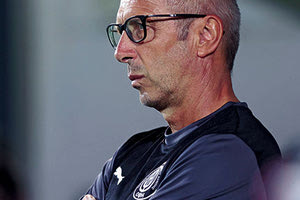 Πολύ θα ήθελε ακόμα έναν εξτρέμ στον ΟΦΗ ο Νίκος Νιόπλιας