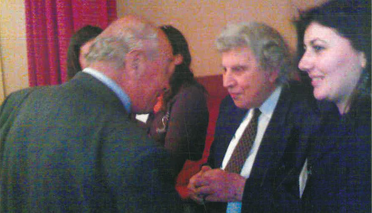 Ο κ. Κολομβοτσάκης  με τον Μίκη Θεοδωράκη