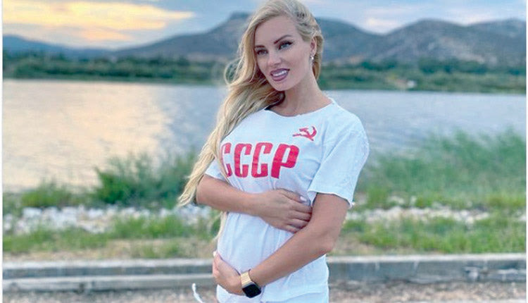 Τζούλια Νόβα 