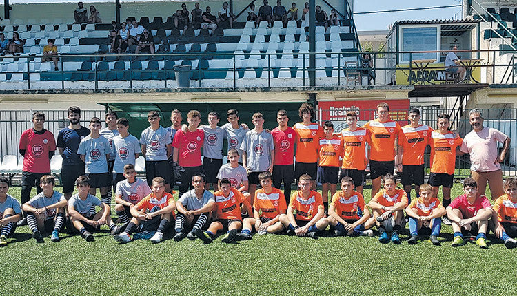 Η αποστολή της Κ18 Candia-Δαμάστα που έδωσε τα φιλικά στα Χανιά