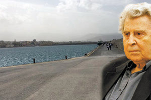 Μια ενδιαφέρουσα πρόταση κατέθεσε δημόσια η κ. Μαρία Τζιράκη - Παττακού (στέλεχος της ΔΕΠΑΝΑΛ κι επιτροπών) για το ότι θα μπορούσε ο Δήμος Ηρακλείου να δώσει το όνομα του Μίκη στον βόρειο λιμενοβραχίονα και… προκάλεσε πολλές συζητήσεις.