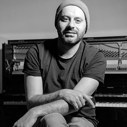 μενιος γουναρης