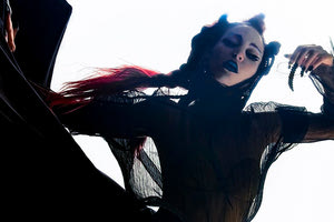 «Πώς να είσαι αόρατος» στη Στοά Μακάσι