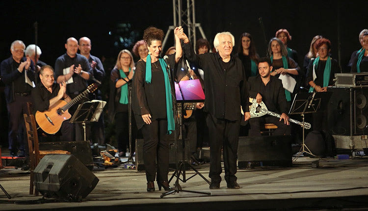 «ΕΠΕΣΕ» Η ΑΥΛΑΙΑ ΤΟΥ 1ου ΦΕΣΤΙΒΑΛ ΤΗΣ ΠΕΡΙΦΕΡΕΙΑΣ ΚΡΗΤΗΣ Ύμνοι στον Μίκη Θεοδωράκη και θερμό χειροκρότημα στον Χρήστο Λεοντή