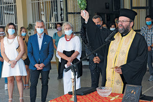 Εκπρόσωποι της τοπικής αυτοδιοίκησης παρευρέθηκαν σε αγιασμούς σχολείων