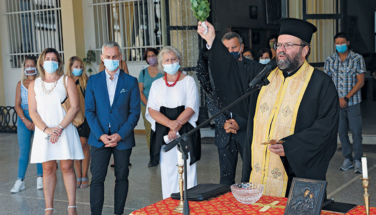 Εκπρόσωποι της τοπικής αυτοδιοίκησης παρευρέθηκαν σε αγιασμούς σχολείων