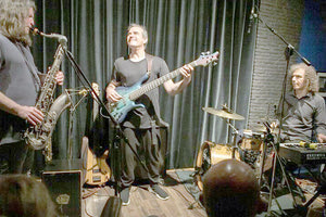 HUMAN TOUCH ΜΠΑΝΤΑ