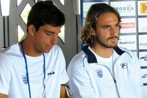 Ο Στέφανος Τσιτσιπάς με τον Περβολαράκη στην συνέντευξη τύπου