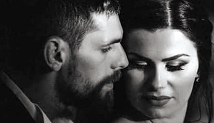 ο Μπάμπης Παπαδομιχελάκης, με τη σύζυγό του Μαρία Σαμόλη