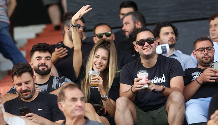 Χάρηκαν το φινάλε του αγώνα οι φίλοι του ΟΦΗ