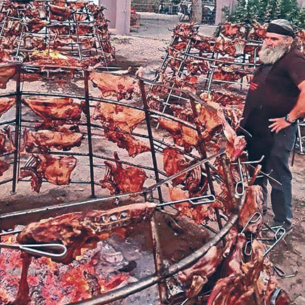 Εκατόν πενήντα αντικριστά στη φωτιά