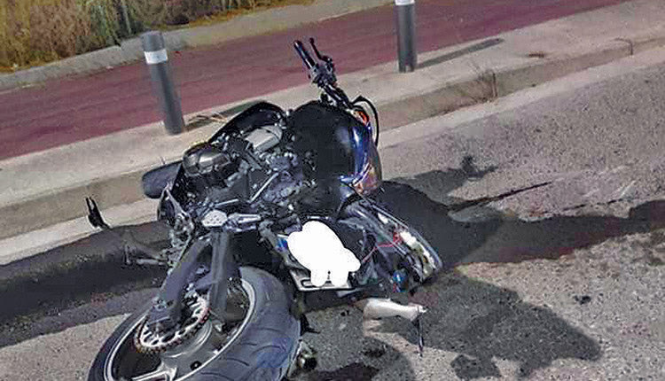 Η μηχανή στηΗ μηχανή στην οποία επέβαινανν οποία επέβαιναν