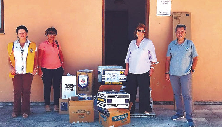 Δωρεά βιβλίων και βιβλιοθήκης από το  Lions Branch Zeus Anogia 