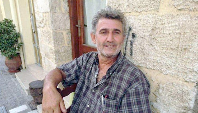 ο Κώστας Ψαράκης που έχει έρθει στο Ρέθυμνο από το χωριό Χαμιντιέ της Συρίας