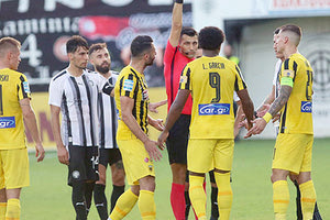 νεύρα στο ΟΦΗ-ΑΕΚ