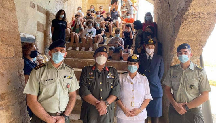 ΑΠΟ 27 ΣΕΠΤΕΜΒΡΙΟΥ ΕΩΣ 1 ΟΚΤΩΒΡΙΟΥ Το Πολεμικό Μουσείο πάει σχολείο στη στοά Μακάσι