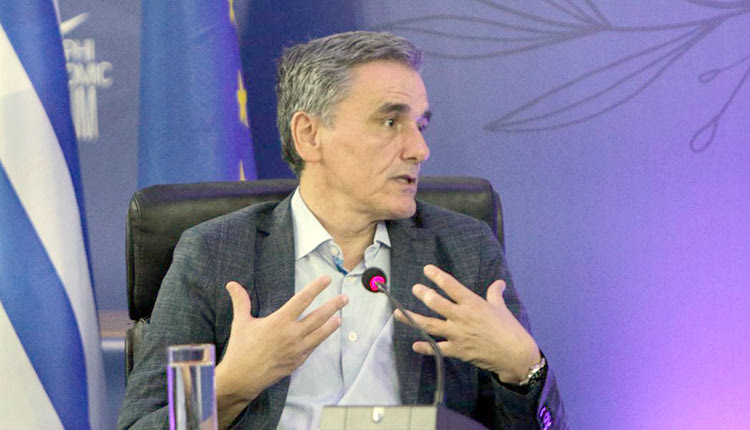 «Σε μια πανδημία δεν το θεωρούμε προτεραιότητα να κάνει εκλογές», είπε μιλώντας στον ΣΚΑΙ, ο κοινοβουλευτικός εκπρόσωπος ΣΥΡΙΖΑ, Ευκλείδης Τσακαλώτος