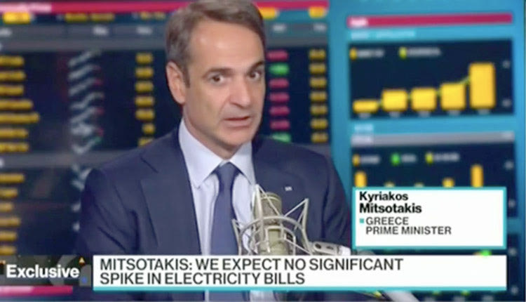 Ο Μητσοτάκης έξω πάει καλά, ειδικά όταν δίνει συνεντεύξεις, τον βοηθούν και τα αγγλικά του βλέπεις