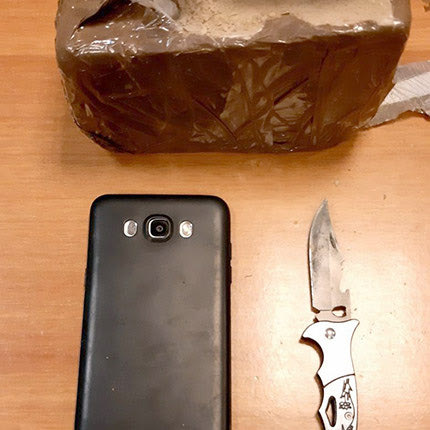 ΕΠΙΑΣΑΝ ΑΛΛΟΔΑΠΟ ΜΕ ΕΝΑ ΚΙΛΟ Είναι κακό στην άμμο να θάβεις... ηρωίνη;