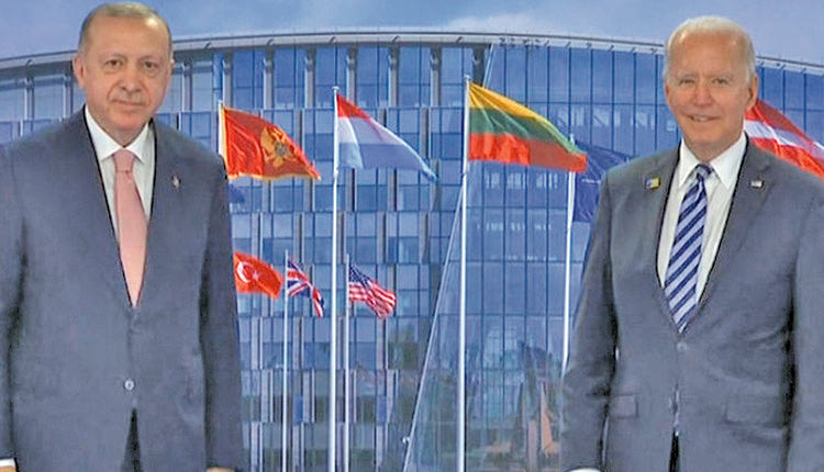 Έξω φρενών με τον Τζο Μπάιντεν εμφανίστηκε χθες το πρωί ο Ταγίπ Ερντογάν μετά την «πόρτα» που δέχθηκε στη Νέα Υόρκη