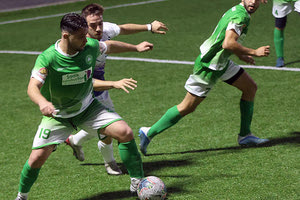 Στιγμιότυπο από τη νίκη των Δειλινών επί της Χερσονήσου η οποία ξεκίνησε το παιχνίδι με μόλις εννέα ποδοσφαιριστές