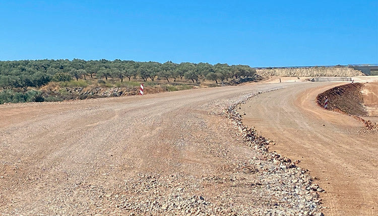 Κανονικά προχωρούν τα χωματουργικά έργα και τα έργα οδοποιίας στο Καστέλλι