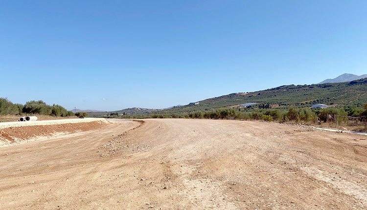 Κανονικά προχωρούν τα χωματουργικά έργα και τα έργα οδοποιίας στο Καστέλλι