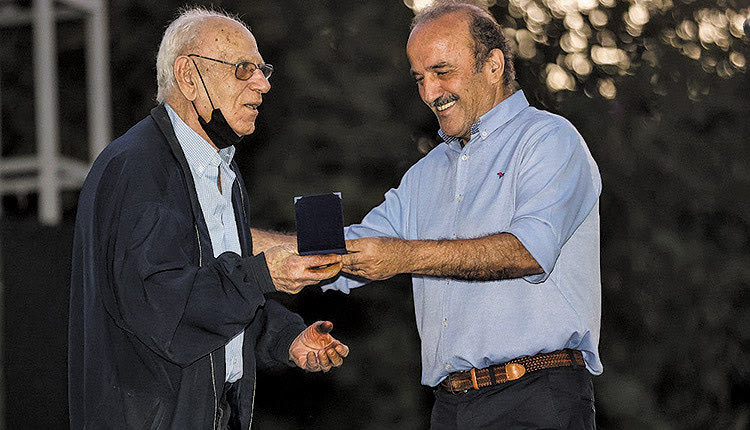   Ο κ. Τζώρτζογλου τίμησε τον κ. Πολυχρονάκη