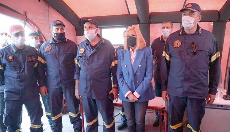 ΓΕΝΝΗΜΑΤΑ: ΝΑ ΠΑΡΑΚΑΜΦΘΕΙ Η ΓΡΑΦΕΙΟΚΡΑΤΙΑ Πρώτα η στέγαση και μετά η ανασυγκρότηση