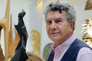 Ο γλύπτης Μανόλης Τζομπανάκης