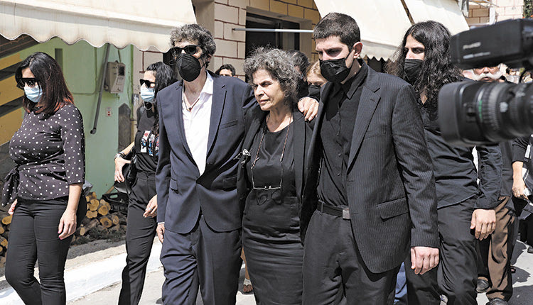 H Μαργαρίτα Θεοδωράκη αποχαιρέτησε το “Παλικάρι” της