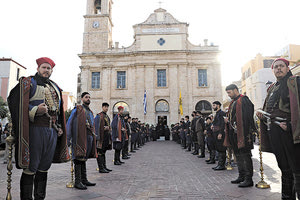 Η σορός του Μίκη στο κέντρο των Χανίων